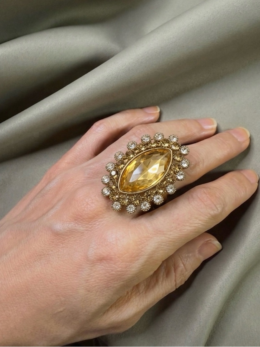 Cocktail Ring:gold-plated, Resin, Rhinestones - Picture 1 of 4